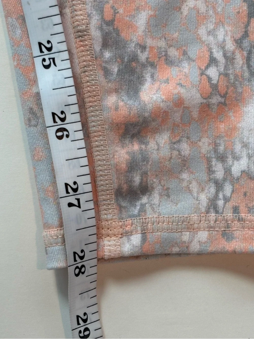 Alo Yoga Abstract Snake Print High Rise Leggings Peach Gray 28” Inseam
